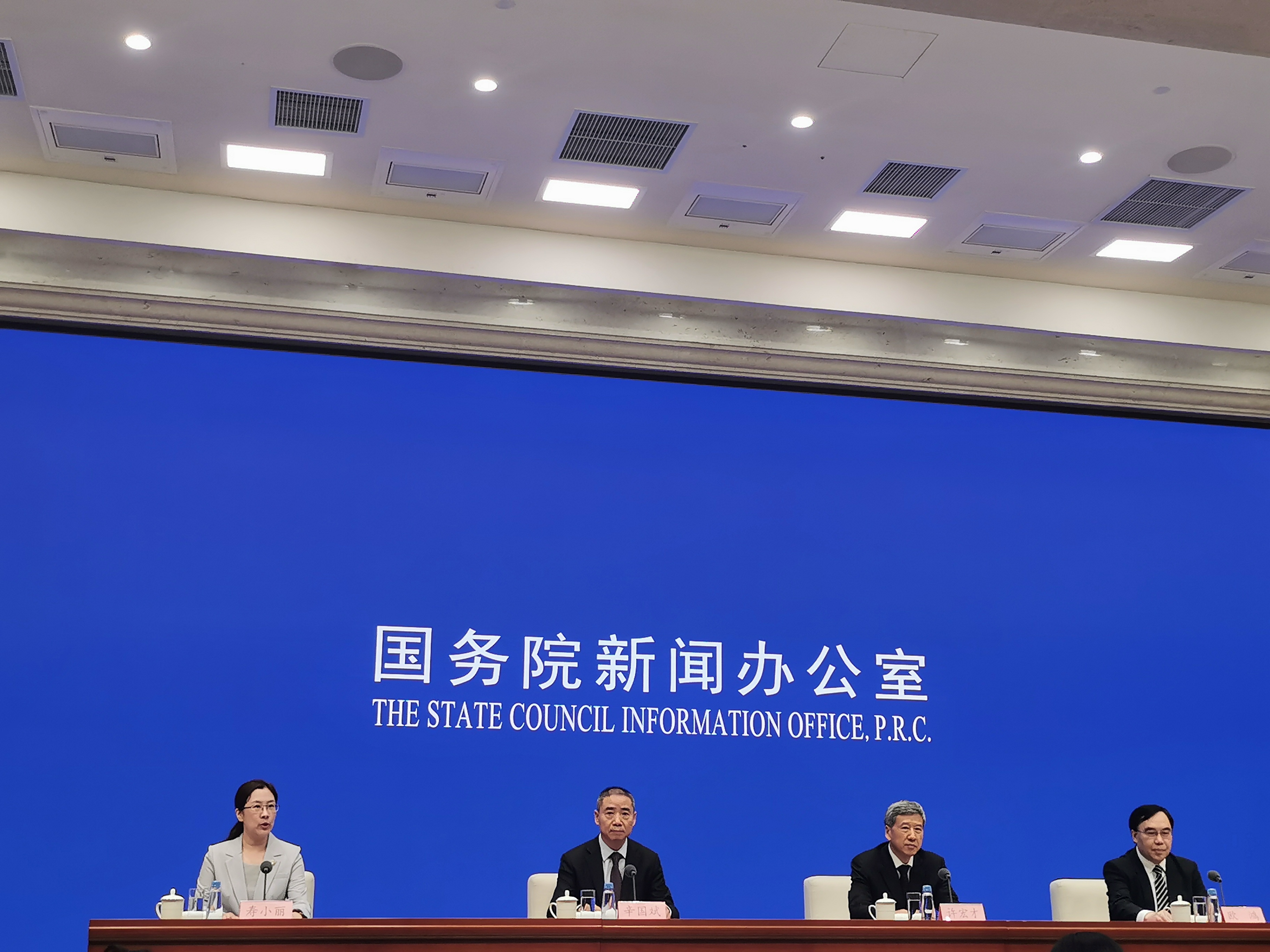 工信部:将加大工作力度 推动新能源汽车产业高质量发展