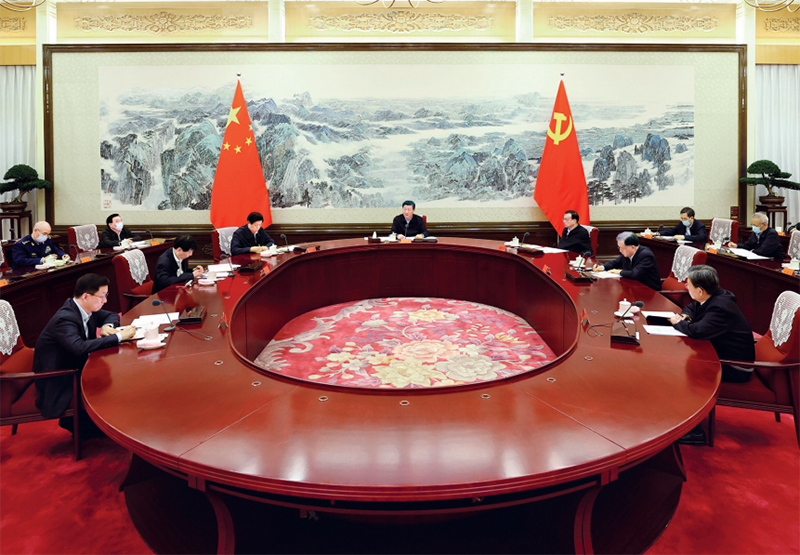习近平:总结党的历史经验 加强党的政治建设