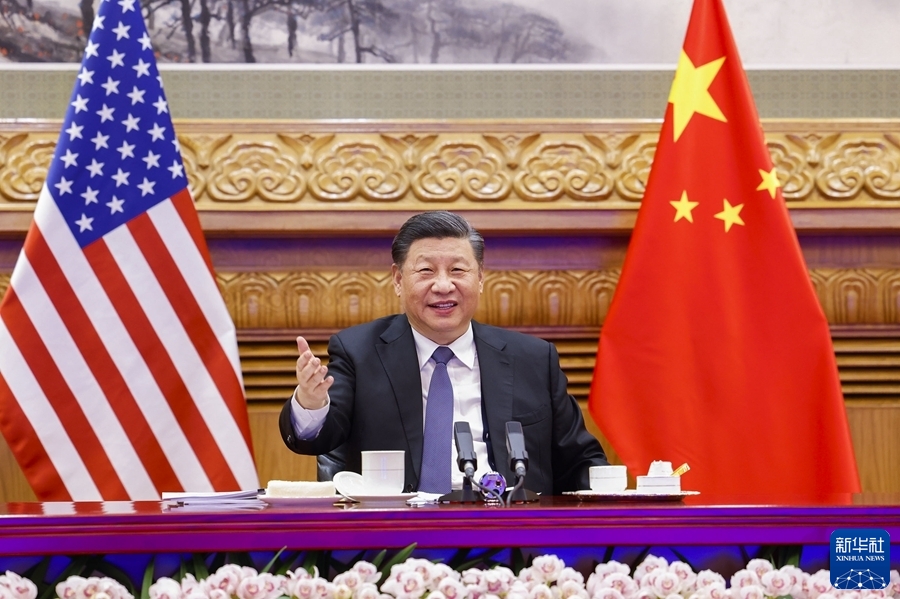 11月16日上午,国家主席习近平在北京同美国总统拜登举行视频会晤。新华社记者 黄敬文 摄
点击进入下一页