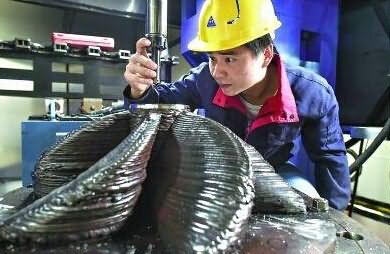 武汉使用3D打印技术造国产新战机钛合金部件