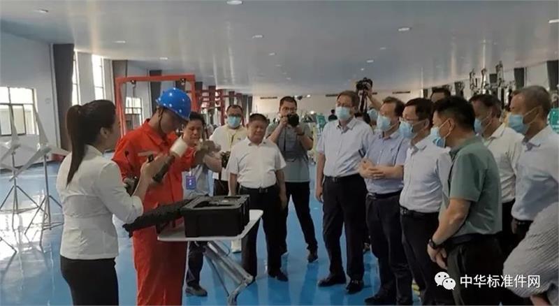 首创!郑州电力高等专科学校学子研发出高强度螺栓清润套装