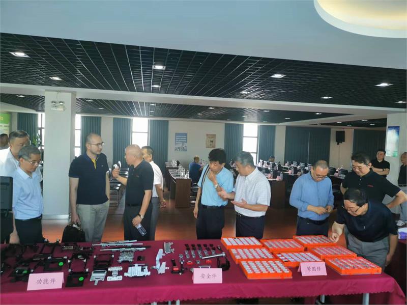 上海市紧固件工业协会三届三次理事扩大会暨监事会，上海市紧固件工业协会