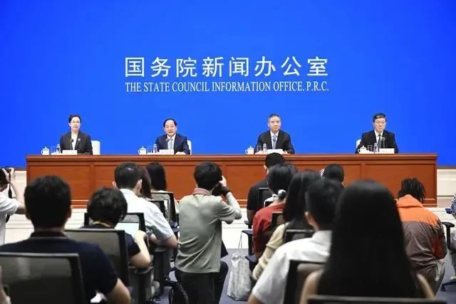 工信部部长金壮龙:钢铁、机械、汽车、装备等十大行业今年要继续推进政策落实,不断培育增长新动能